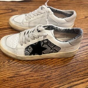 Woman’s vintage Havana shoes